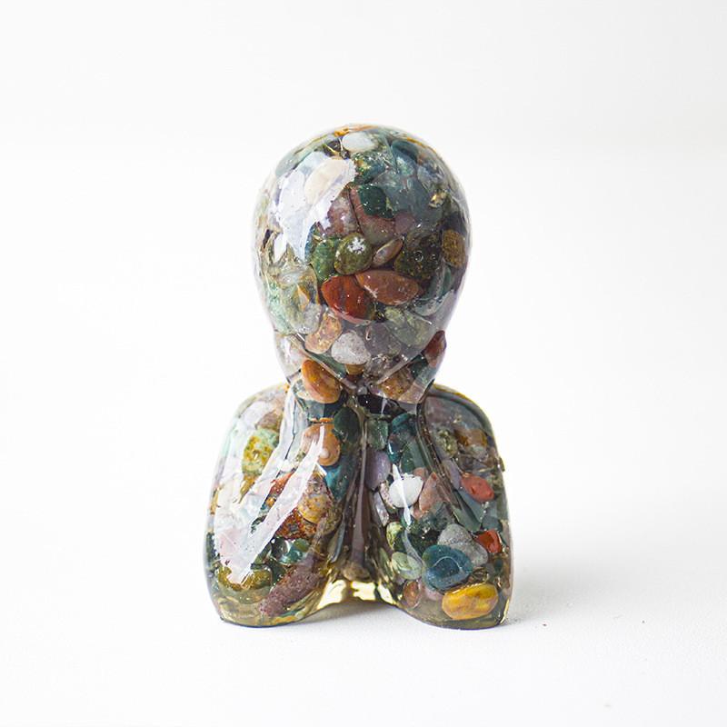 Resin Art Figurine With Natural Quartz Stone For Tabletop Office Decoration