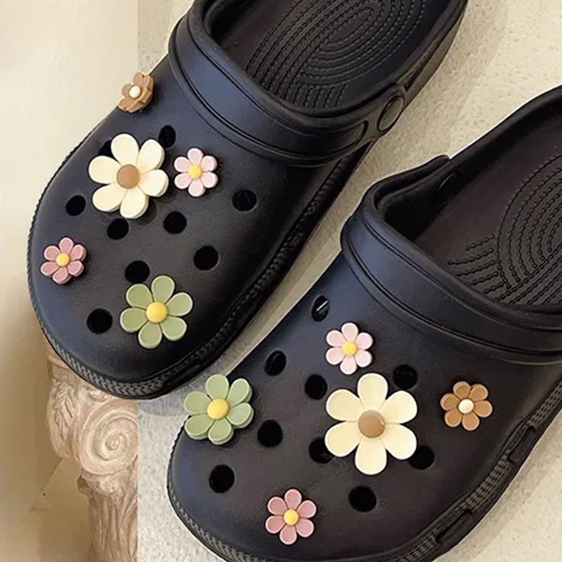 10 ST Mode Skoberlocker Set Tillbehör Hål Skospänne Söt Liten Blomma DIY för Bogg Väskor Skor Dekor