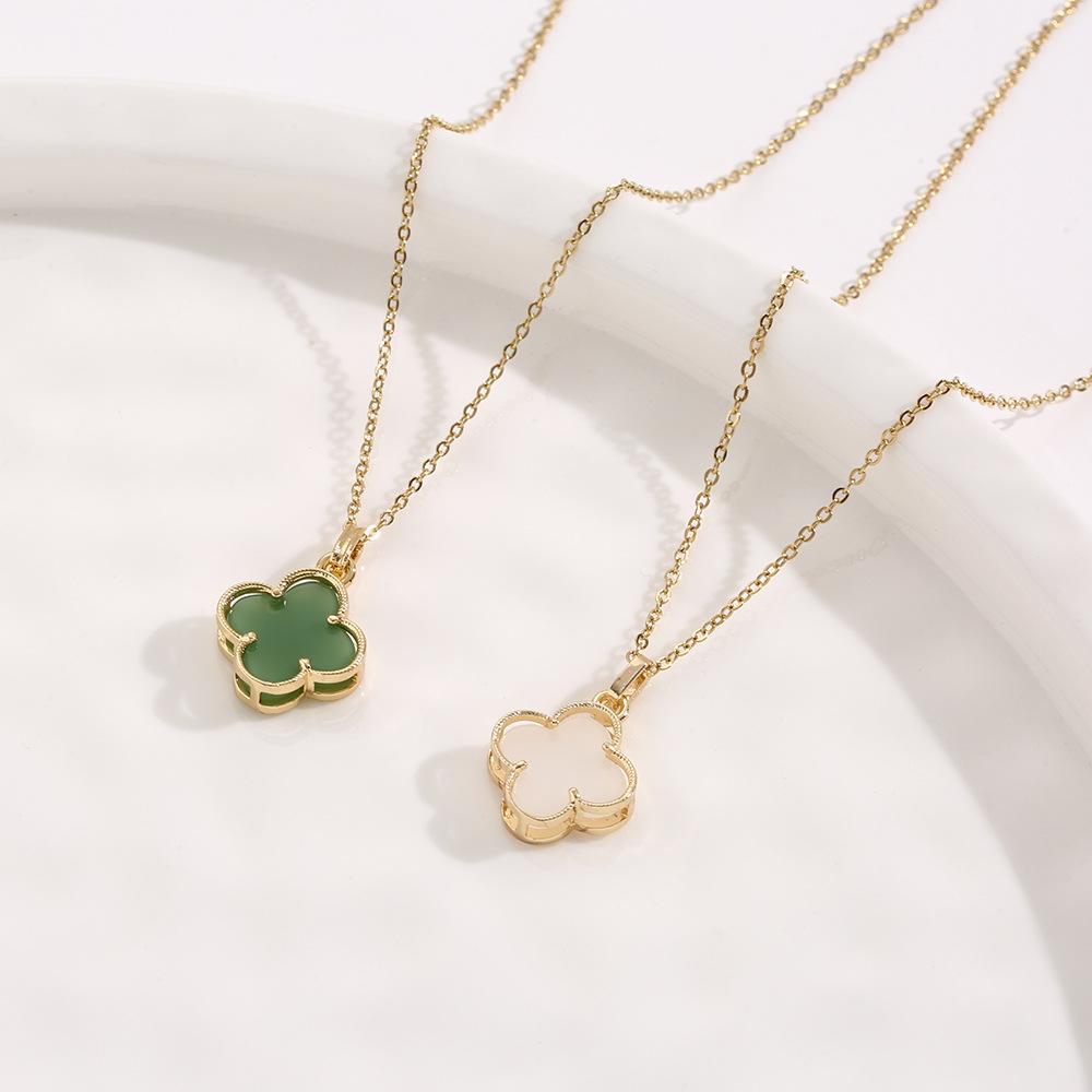 Ancient Gold-plated Jewelry Inlaid with Imitation Hotan Jade Pendant, Four Leaf Grass Necklace, Female, the Best Gift