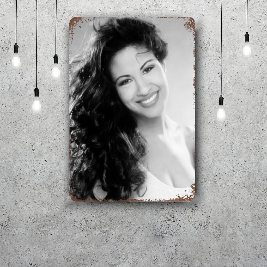 Selena Quintanilla Retro Vintage Tin Sign Poster Decorative Plaque Metal Plate Wall Decor