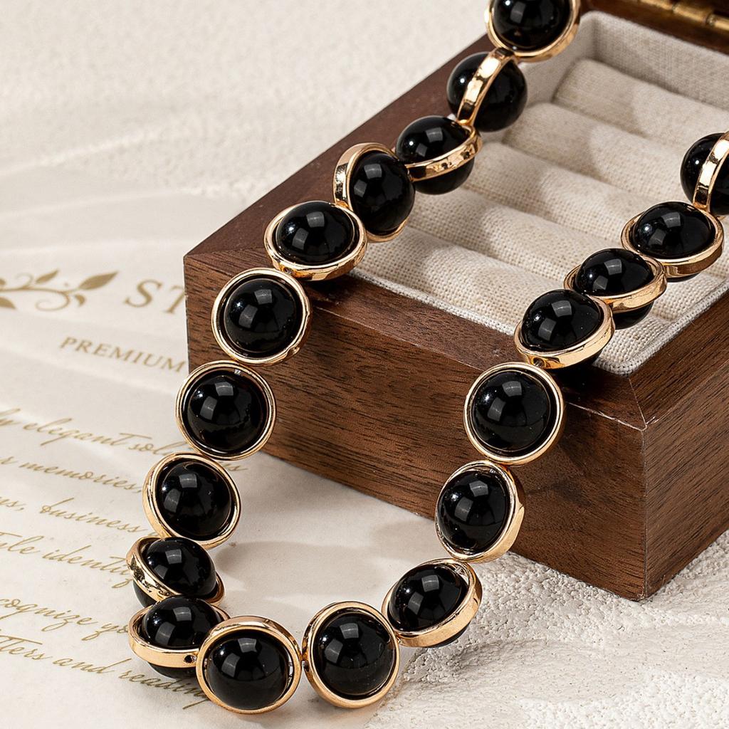 New black beaded collarbone chain Maillard style light luxury elegant three-dimensional versatile necklace