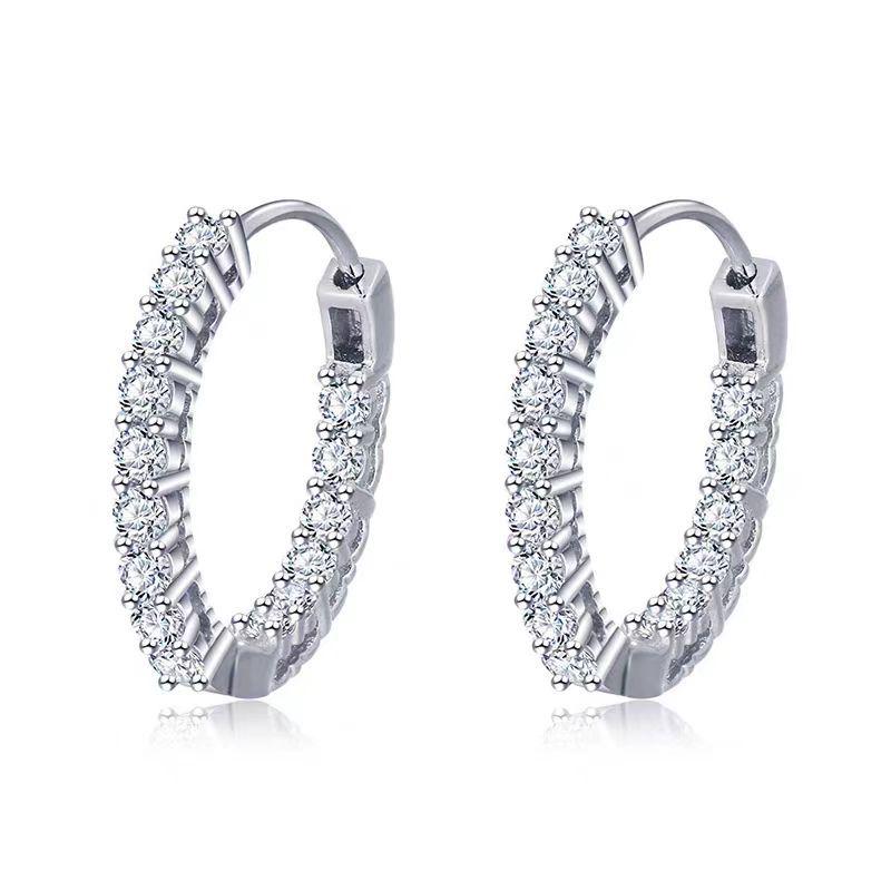 Women's Luxury Zircon Round Stud Earrings - Elegant, Lightweight Diamond-Style Ear Clips for a Versatile Look.