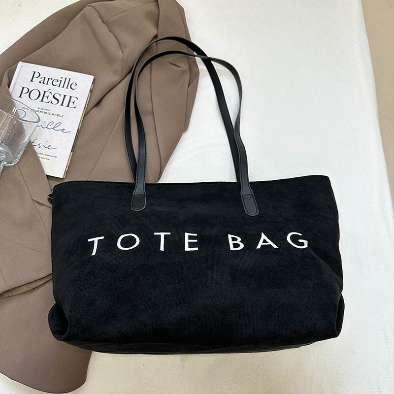 

Large Capacity Tote Bag 2025 Autumn/Winter New Commuter Single Shoulder Underarm Bag Premium Texture Tote Bag чёрный