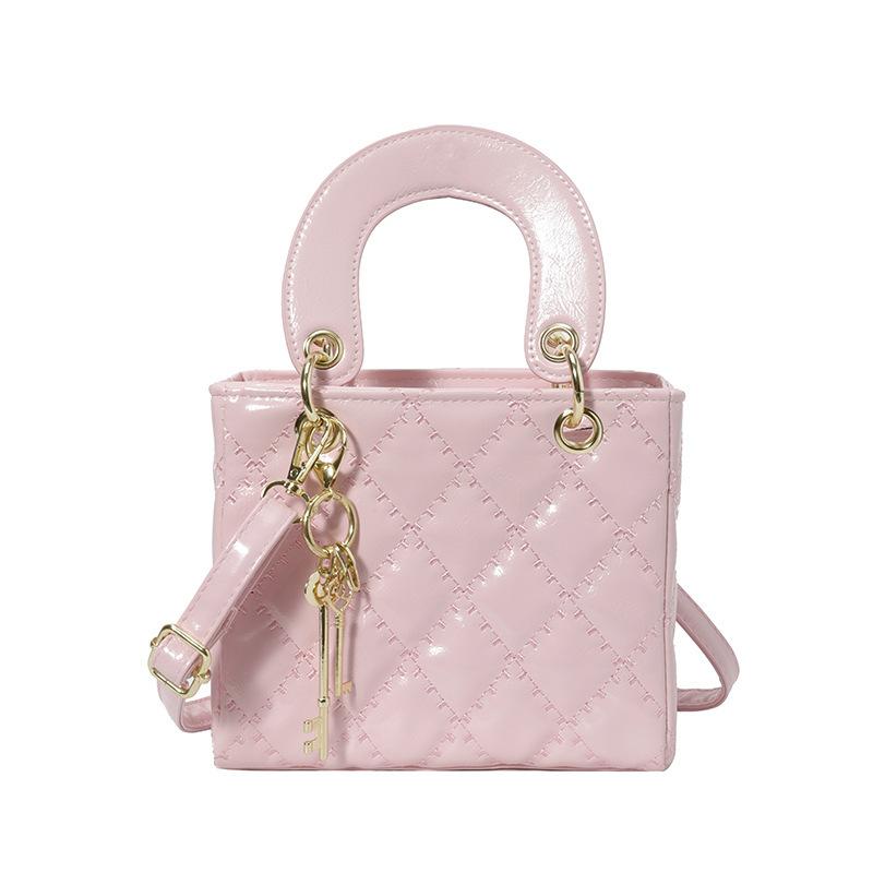 Niche design casual simple texture shoulder bag 2025 autumn new small square bag women's commuter messenger bag