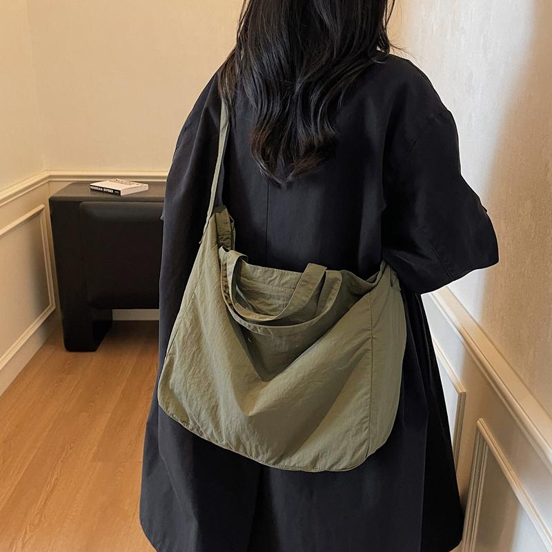 Lightweight Tote Bag Large Capacity Women's Commuter Shoulder Crossbody Bag