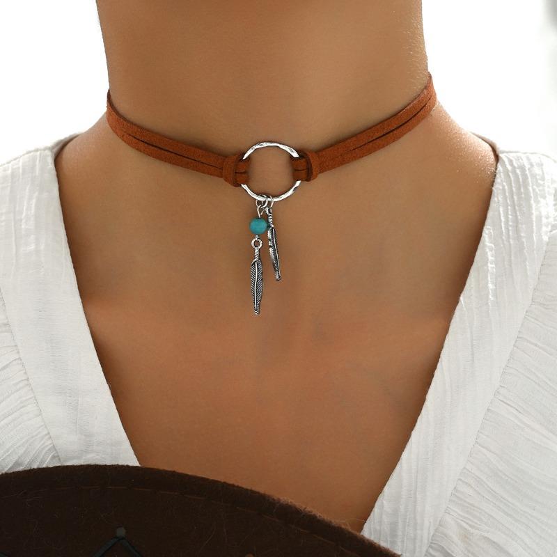 New 1-piece Personalized Fashion Velvet Turquoise Beaded Necklace