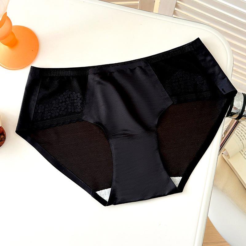 Women's Lace Thong - Seamless, Comfortable, Antibacterial Crotch