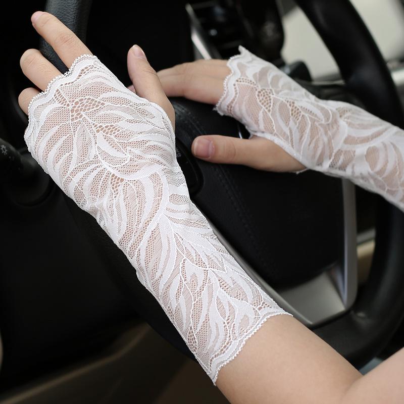 Summer Women's Black Lace Fingerless Gloves - Elastic, Short, Sun Protection, Decorative Half-Finger Design for Driving and Dance.