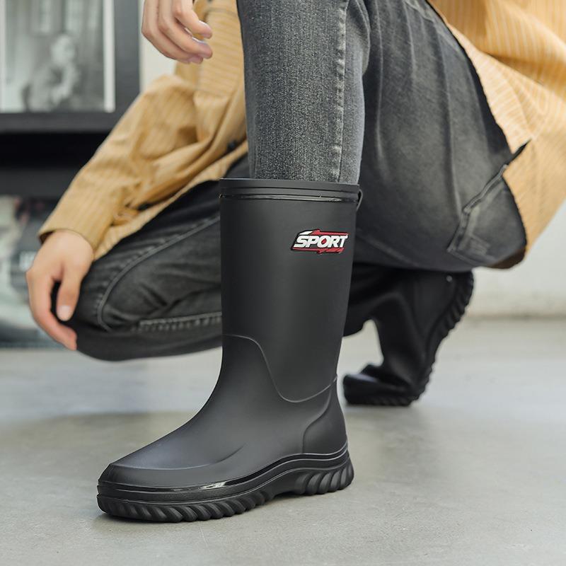 Rain Boots Men's Medium Tube Fashion Outdoor Waterproof and Non-slip Thickened Rain Shoes Fishing Water Shoes Velvet Thermal Rubber Shoes Water Boots