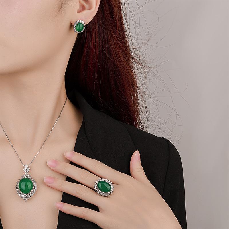 Jewelry Simulation Chalcedony Plain Light Luxury Set Pendant 18 * 20 Ring 13 * 18