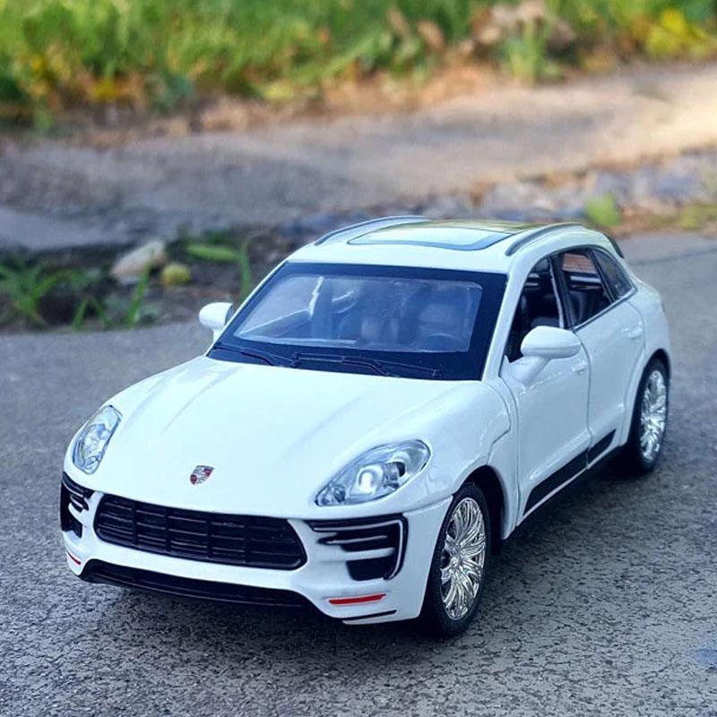 1/32 Scale Cayenne Turbo Macan SUV Metal Diecast Car,Alloy Toys Cars Models Trucks with Light and Sound for Boys Children Kids Off-road Vehicles Hobby