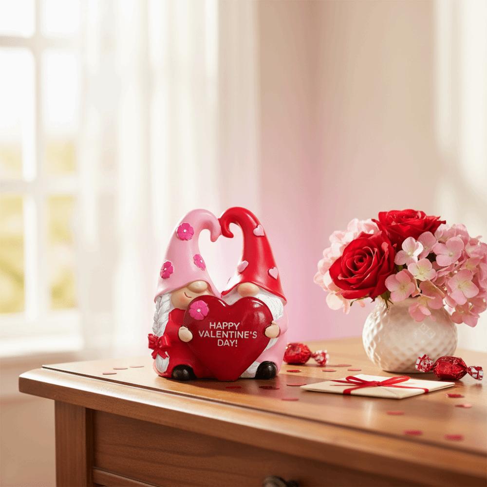 Resin Material Love Gnomes Love Hearts Table Decor Resin Gnomes Figurine  Christmas Decoration