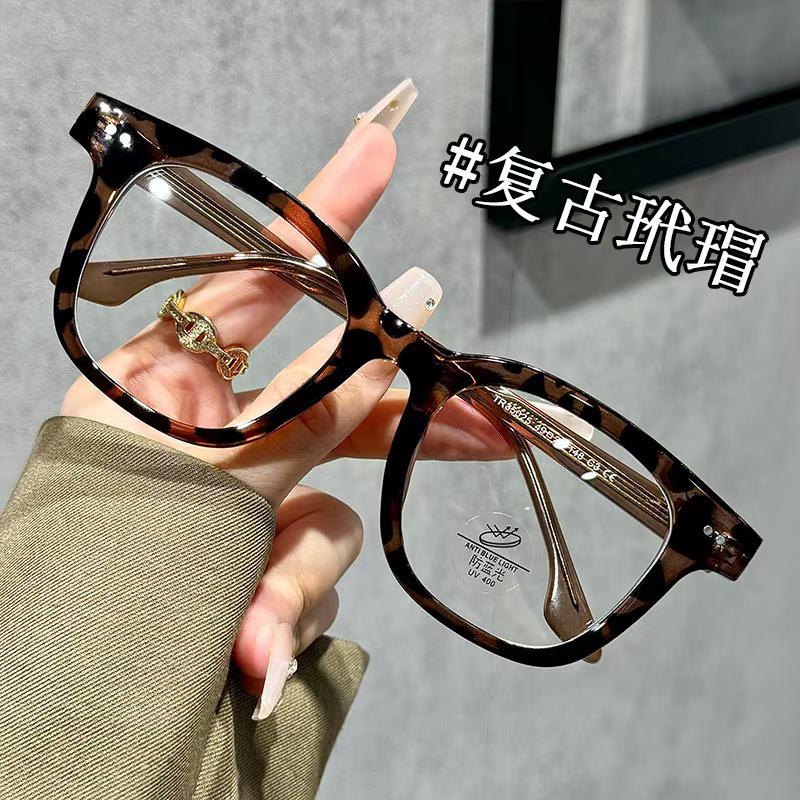 Retro Women s Myopia Glasses, Slim Large Frame, Clear Lenses, Unisex Academic Style, Blue Light Blocking Eyewear