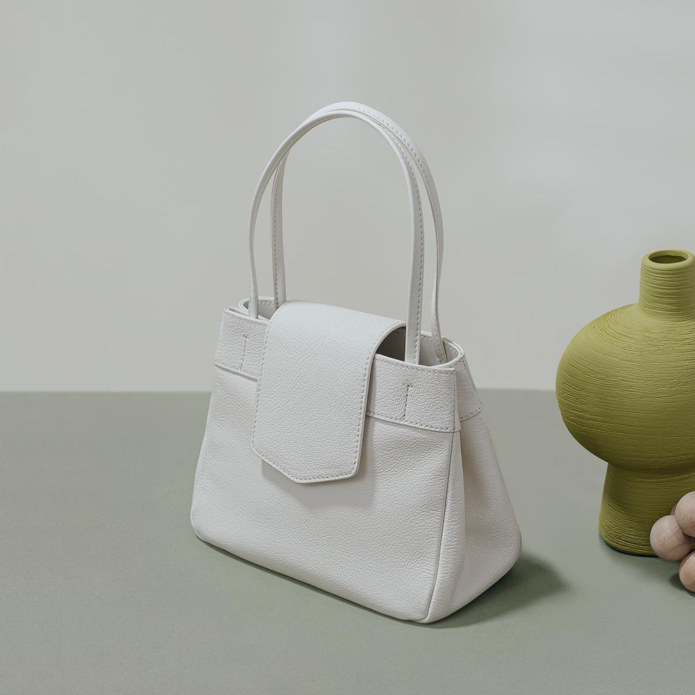 Premium small square bag, first layer cowhide shoulder messenger bag, OEM logo genuine leather women's bag