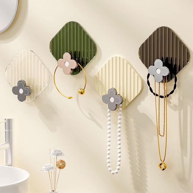 Four-Leaf Clover Punch-Free Adhesive Hooks