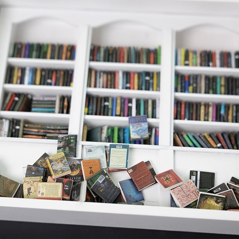 Mini Library Anti-Anxiety Bookshelf Wooden Miniature Ornament Stress Relief Shake Away Your Anxiety Gifts For Friends Dollhouse