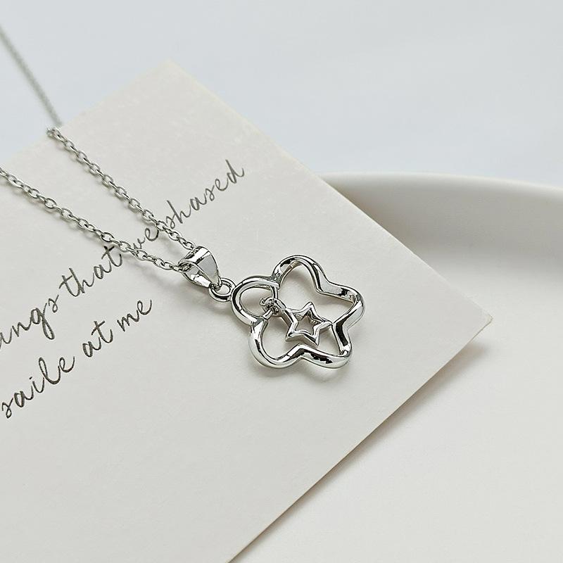 Hollow Five-pointed Star Necklace New Year Style Women's High-end Design Light Luxury Niche Collarbone