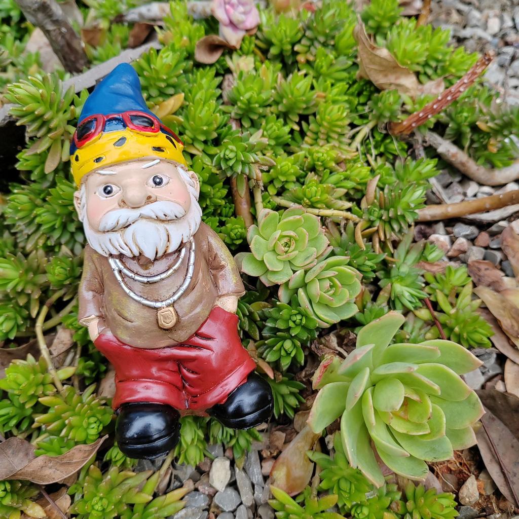 Dwarf Garden Ornaments White Beard Old Man Statue Resin Funny Lawn Ornaments and Statues Gnomes