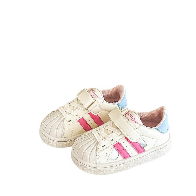 Children's board shoes 2025 spring and autumn new girls non-slip sports shoes medium and small children shell head shoes fashionable boys soft sole