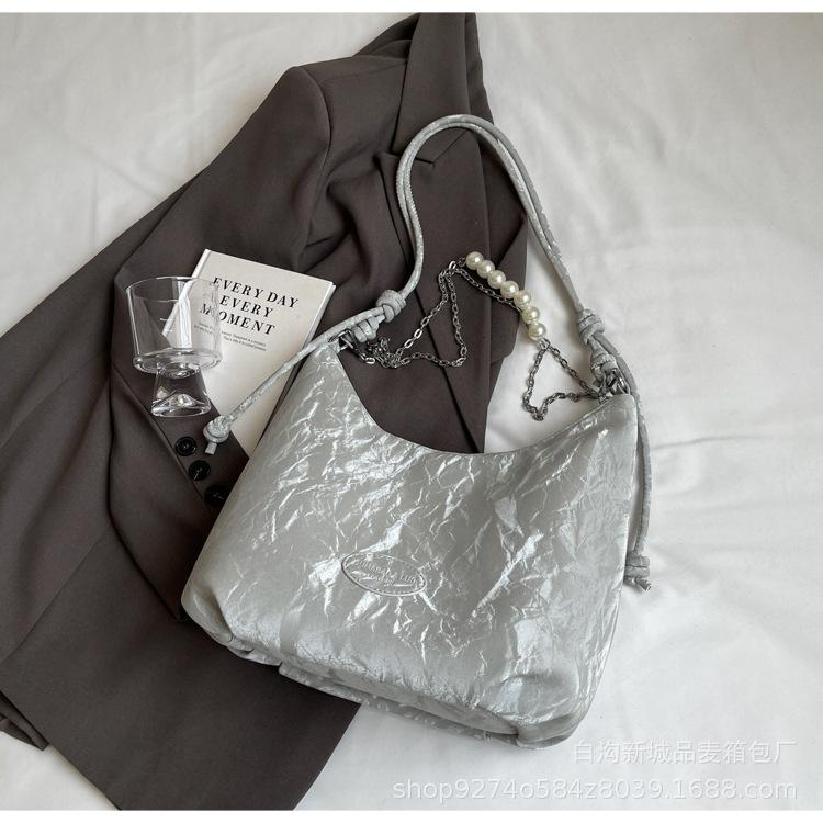 

Casual large-capacity bag women s 2025 new trendy fashion simple commuting summer popular one-shoulder tote outing bag серебряный