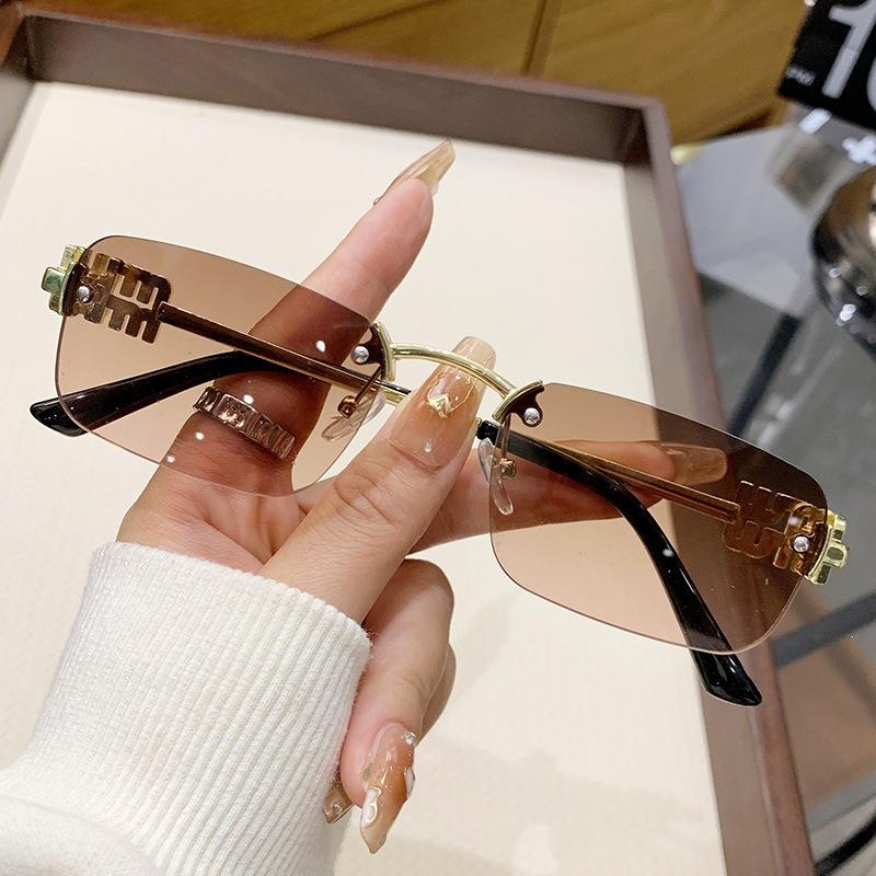 European and American fashion frameless sunshades gradually change color trend square small frame women's sunglasses UV protection sunglasses