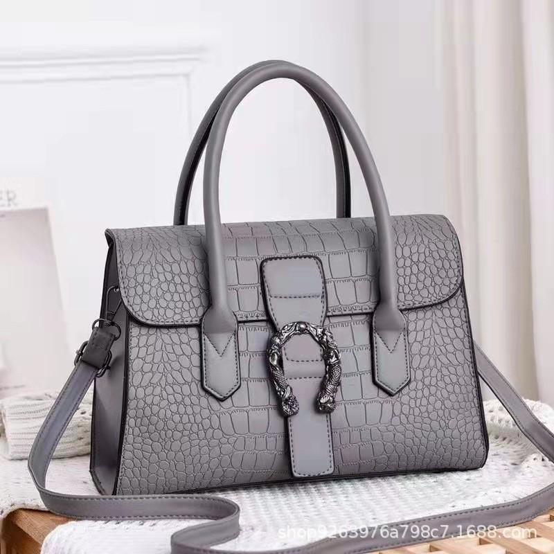Elegant Vintage European And American Style Large Handbag With Crocodile Texture And Multiple Color Options