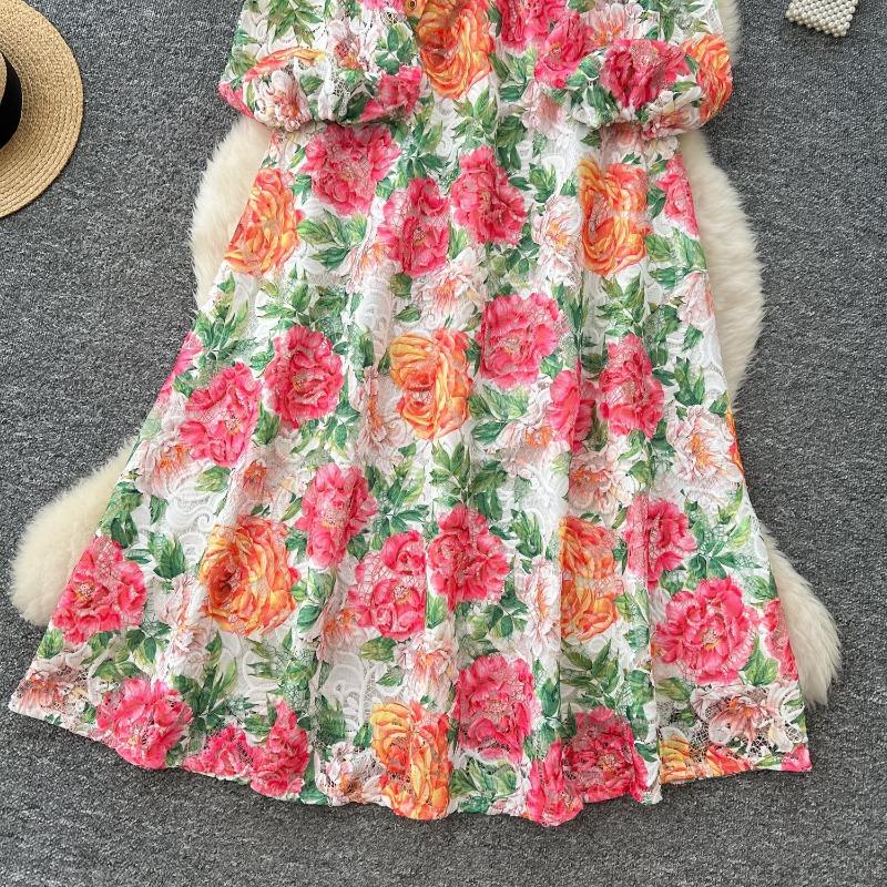 Długa sukienka z dekoltem w serek, rękawami typu lantern, w talii ściągana, z ażurową koronką szydełkową, dla kobiet