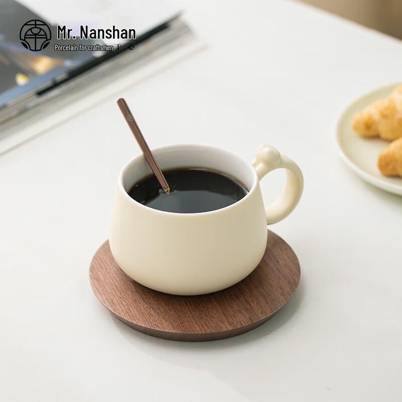 Nanshan Mr. Half-seen Cat Ceramic Mug with Spoon