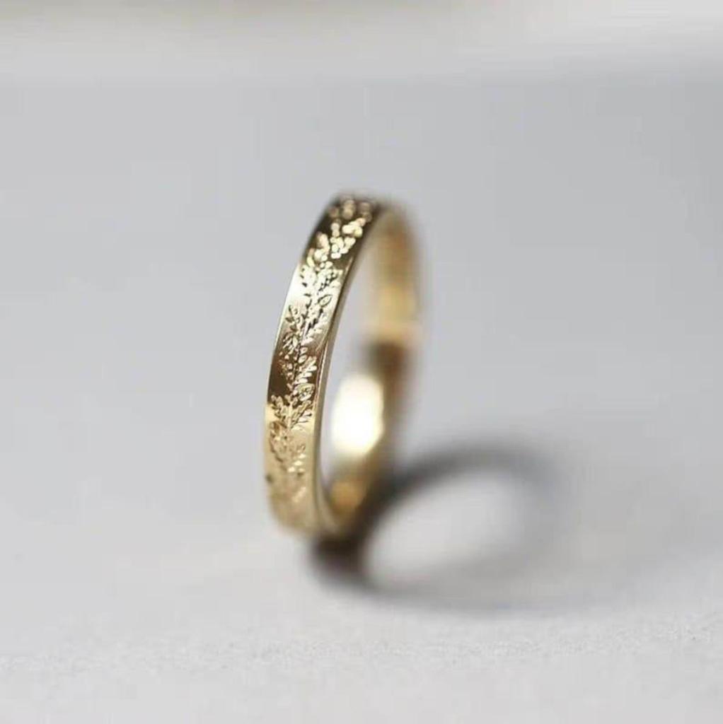 Floral Wedding Band / Vintage Look Wedding Ring / Womens Wedding Band / Romantic Wedding Band