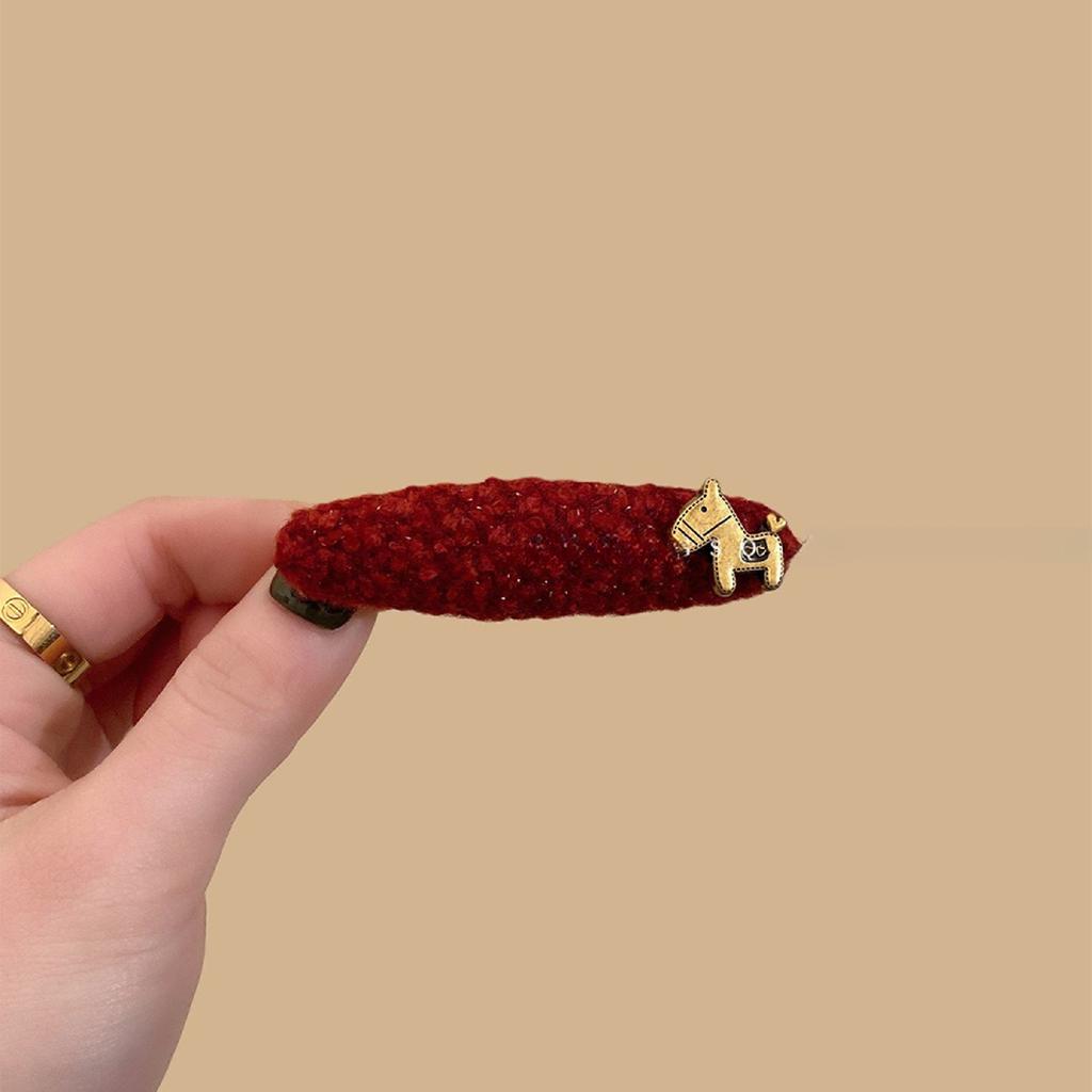 Red Woolen Pony Logo Alligator Clip Elegant Side Hair Clip High-end Bangs Clip Women Daily Hair Accessories