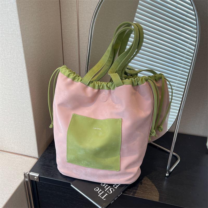 

Простая и непринужденная нишевая сумка женская новая летняя простая универсальная сумка-тоут модная сумка через плечо розовый