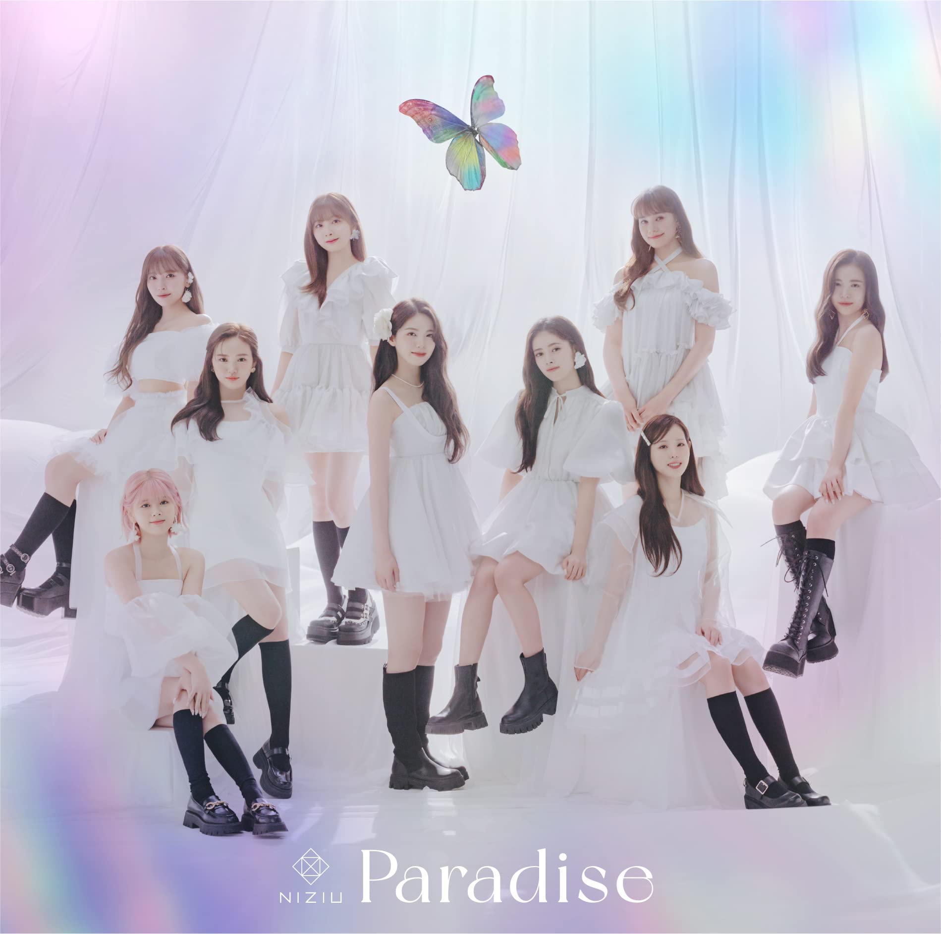 

Paradise Press Limited Edition NiziU (First A) -