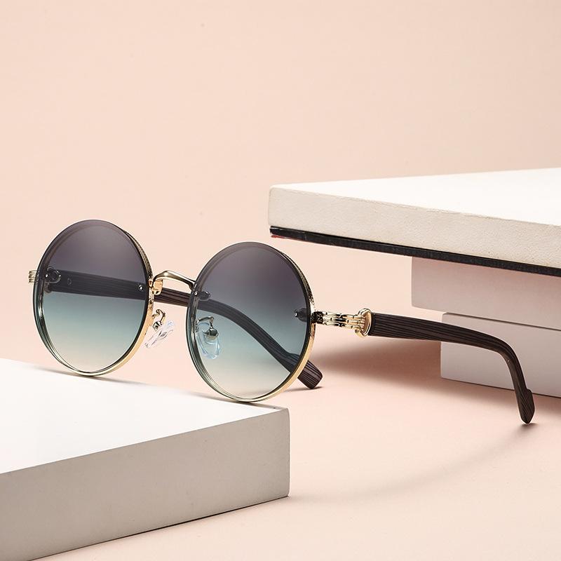 Men Classic Metal Sunglasses Fashion Trendy Uv400 Eye Protection Sun Glasses Women Unisex Retro Vintage Punk Goggle Shades