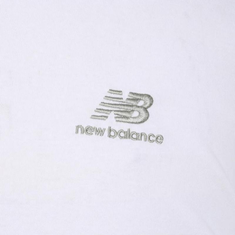 New Balance Small Logo Short Sleeve Tee Nbned21013 10