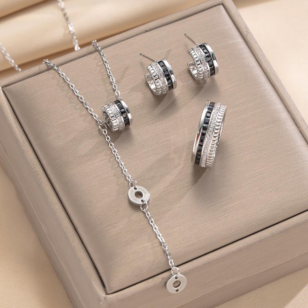 Set of Slim Waist Titanium Steel Women's Necklace - Inlaid Light Luxury Versatile Choker