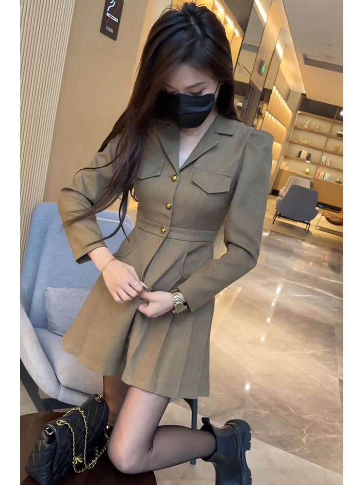 

Chic V-Neck Pleated Dress: Korean Style for Spring & Autumn M: 95-105 jin кавовий