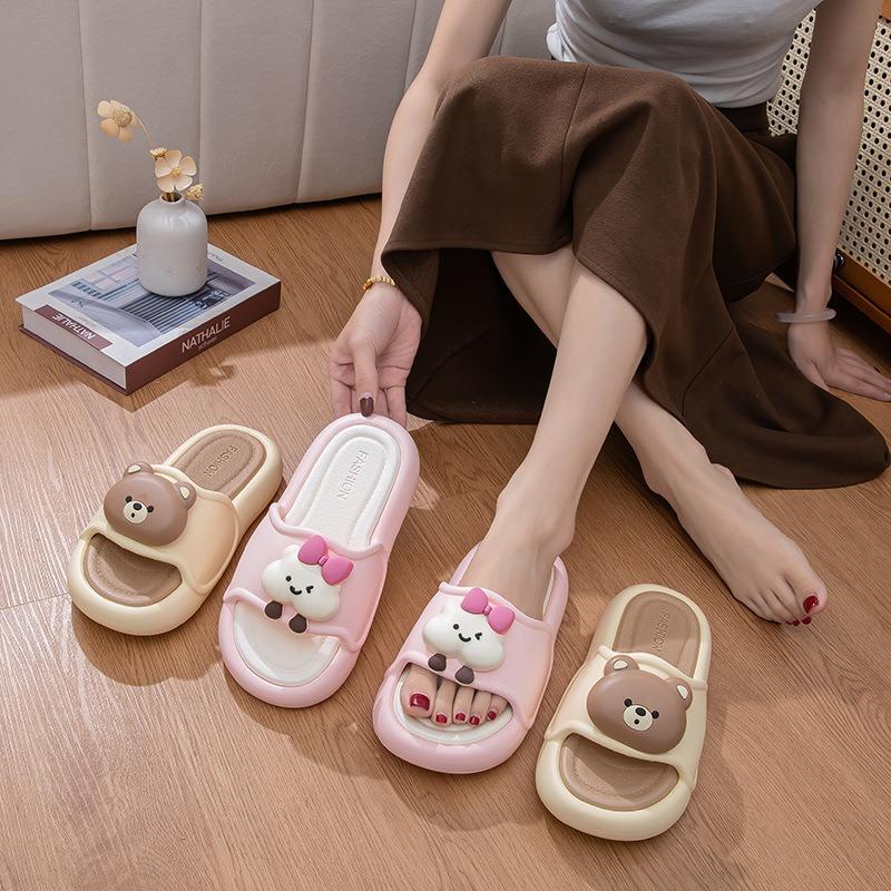 New spring and summer slippers feel cute when stepping on shit, wind EVA non-slip and deodorant, and one-word drag for home wear