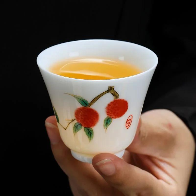 Bílý porcelánový čajový šálek Čínský retro styl 80 ml Mistrovský šálek pro čajovnu 50 ml Keramický pohárek na saké Domácí čajová miska Čajová souprava Kung Fu