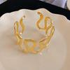 European & American Pleated Metal Bangle: Elegant Cold-Style Bracelet with High-End Luxury Design