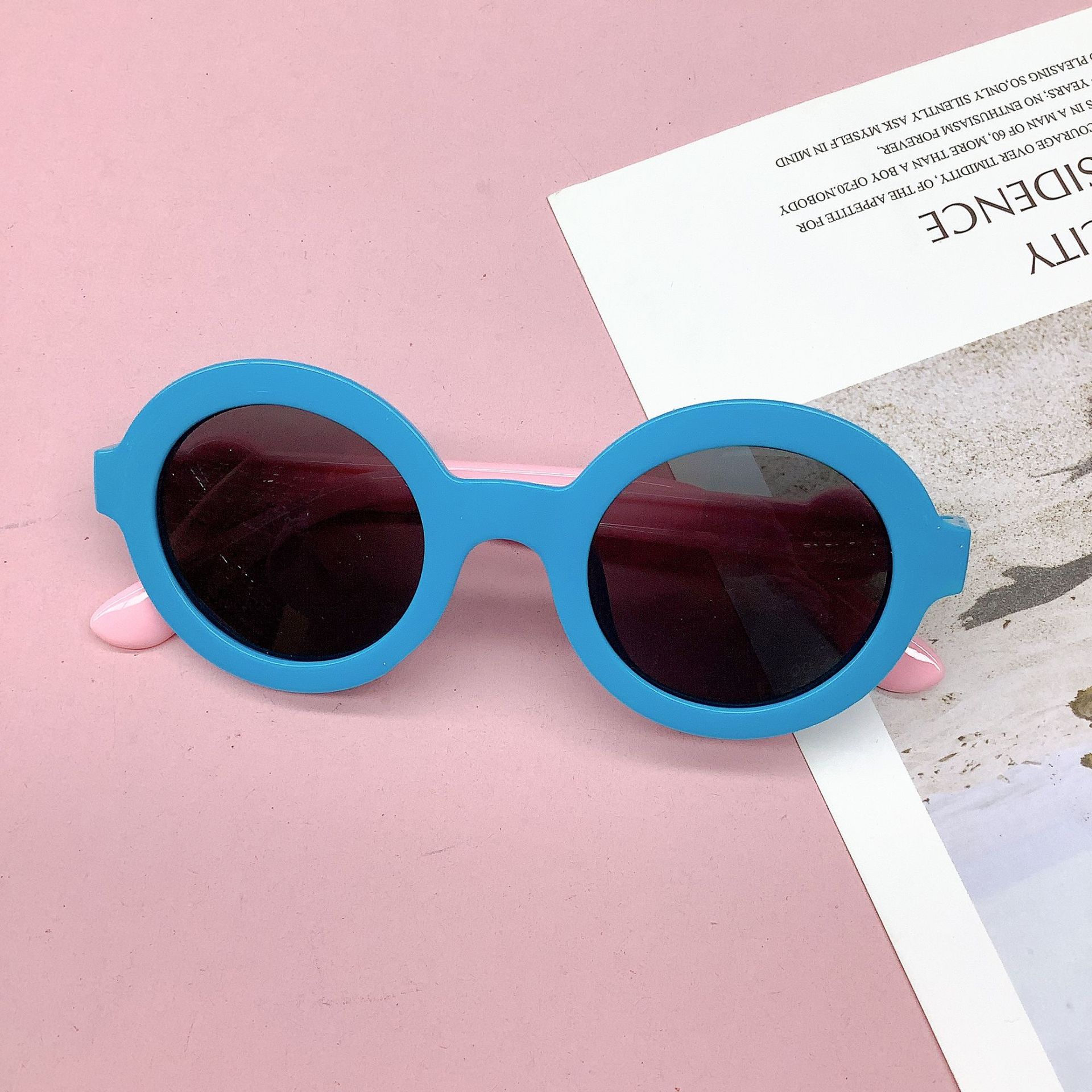 

Модные детские солнцезащитные очки для путешествий Трендовые детские солнцезащитные очки Контрастные цвета Трендовые очки