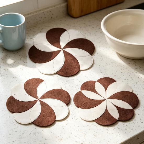 Yousheng Placemat Thermal Insulation Anti-Slip Scratch-Resistant Table Mat Petal Shape Imitation Linen Dinner Mat for Dining Room