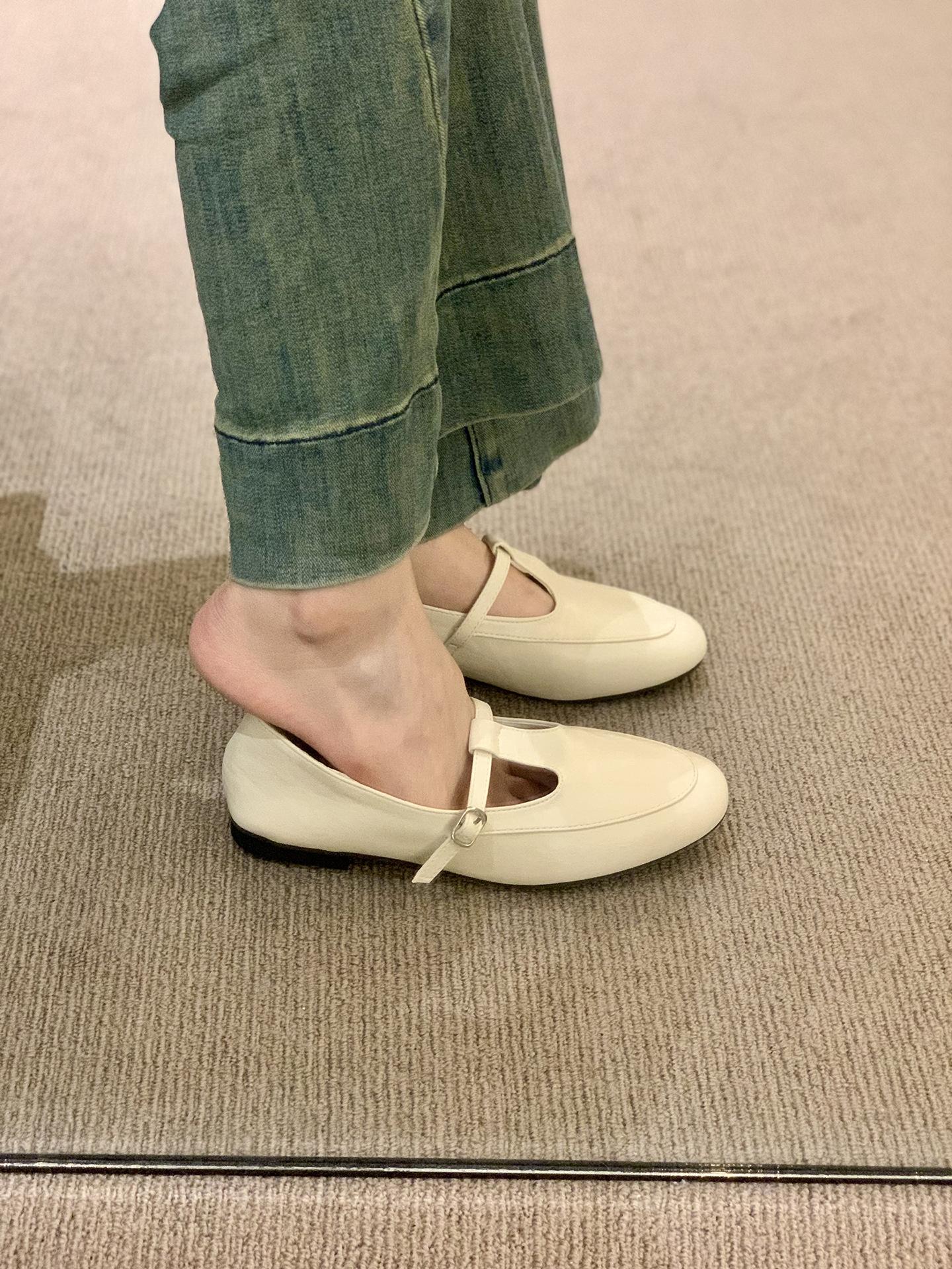 

THEDOUDOU French flat-soled apricot loafer single shoes women s shoes 2025 new versatile British style small leather shoes 39