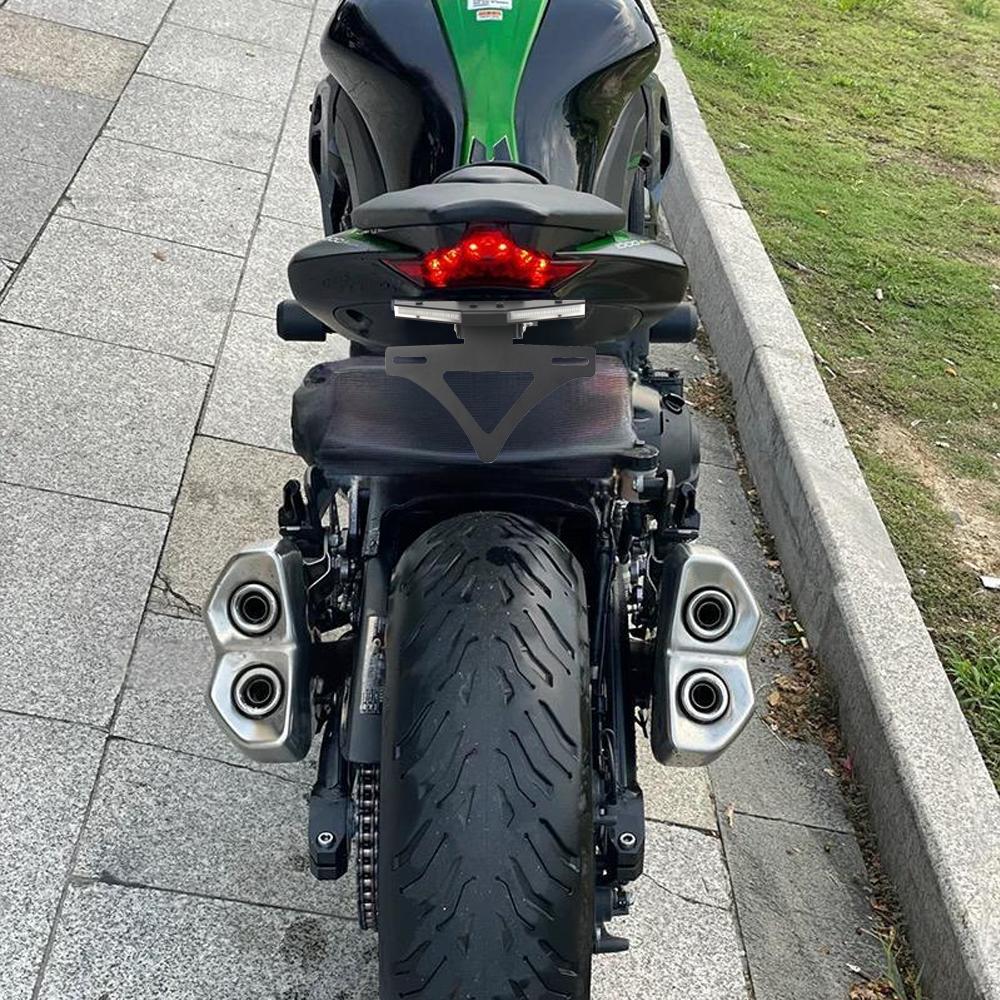 Motorcycle License Plate Holder Fender Eliminator Rear Tail Tidy LED Turn Signals For Kawasaki Z900 Z 900 Z900 2017-2024