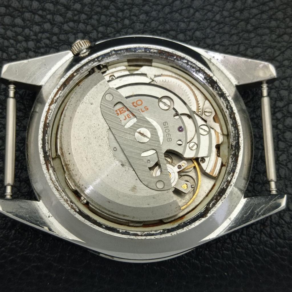 Seiko 5 AUTOMATIC VINTAGE 6106B JAPAN MENS ARABIC WHITE DIAL WATCH A702453-5 R124-a702453