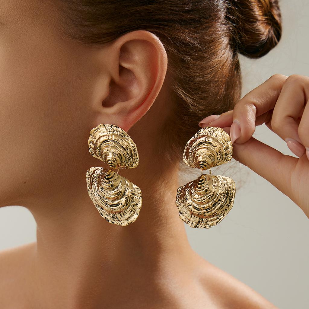 Design Pleated Three-dimensional Flower Coral Stud Earrings Ins Smooth Irregular Disc Earrings