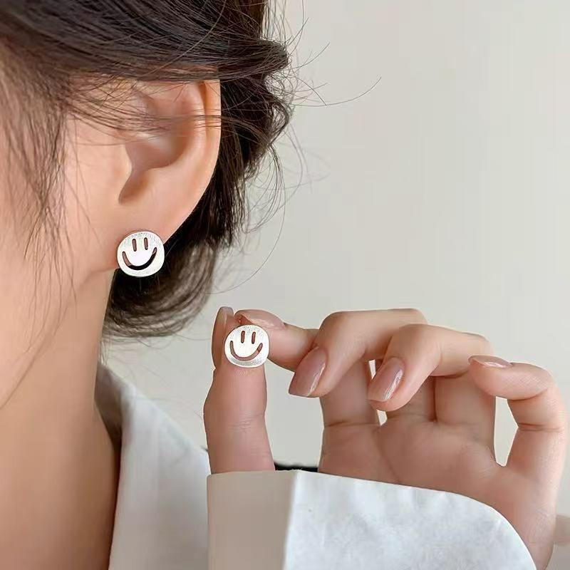 Raising Ear Holes, Small Stud Earrings for Women, Simple, Sweet, Small and Fresh Earrings, Niche Design, Versatile Earrings