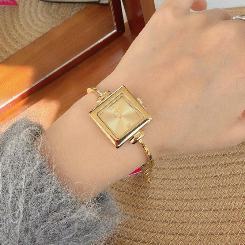 New Vintage Small Gold Watch Luxury and Exquisite Round Dial Premium Beaded Bracelet Strap, Fashion Ladies' Quartz Watch