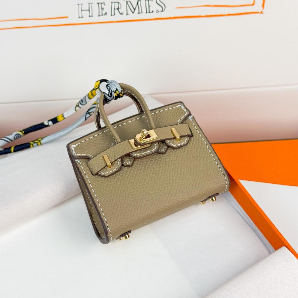 Chic Mini Bag Charm - Cute Earphone Pouch & Coin Purse with Car Keychain Decoration.