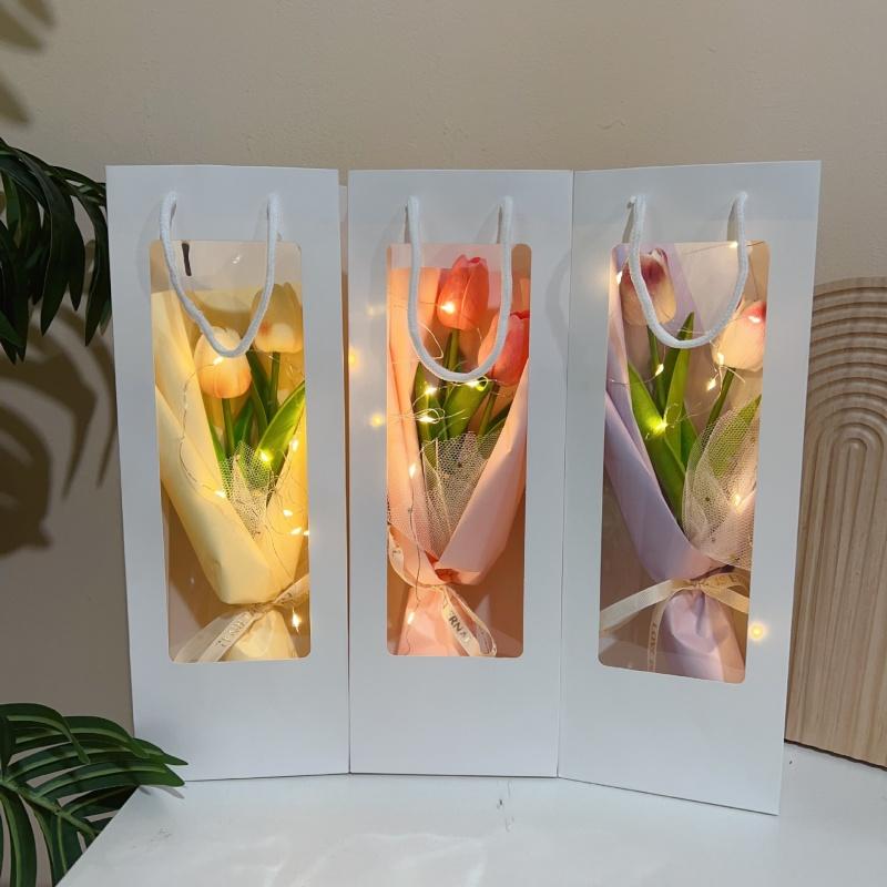 Kreativní ručně držená kytice tulipánů Háčkované květiny Puff se světelnými řetězy Ručně vyráběný dárek ke Dni učitelů, Valentýnu