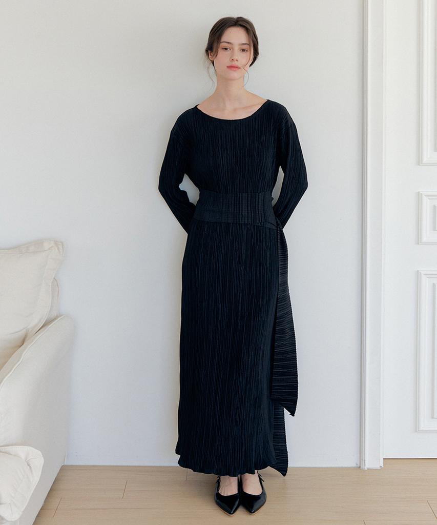 Meojiaenminggeul Iconic Pleats Maxi Belted Dress (Black)